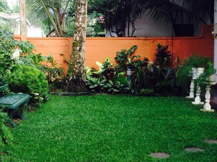 Holiday Nest Bed & Breakfast Wadduwa Exterior foto