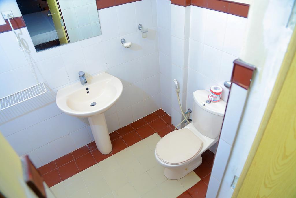 Holiday Nest Bed & Breakfast Wadduwa Zimmer foto